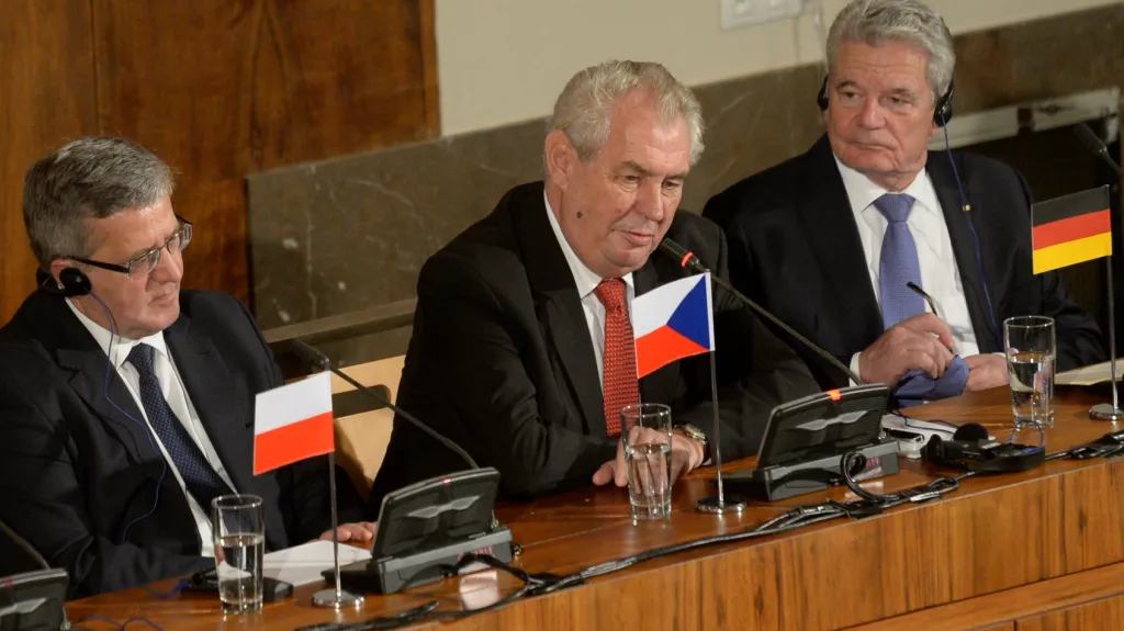 Miloš Zeman při debatě k výročí 17. listopadu na Právnické fakulě UK