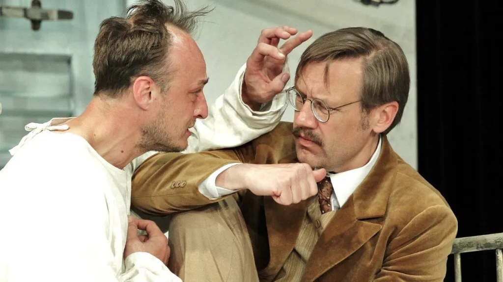 Ohlušující pach bílé / Karel Dobrý a David Matásek