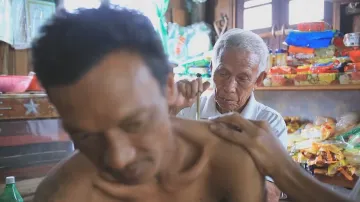 Tradiční tetování v Myanmaru