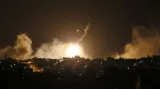 Izraelská ofenzíva v Pásmu Gazy už má přes 300 obětí