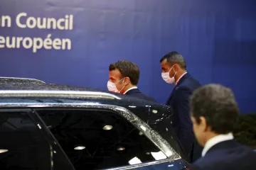 Jednání o krizovém fondu a rozpočtu EU se protáhlo až do šesti ráno. Dohodu nepřineslo