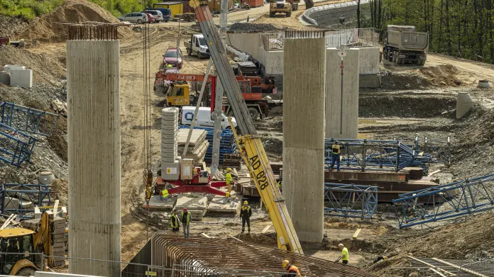 Křižovatka Rádelský mlýn během přestavby (květen 2021)