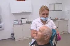 Na registraci v nové zubařské ordinaci v Hejnicích čekaly stovky lidí