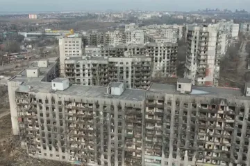 Většina obyvatel Mariupolu uprchla. Ti, co zůstali, teď žijí v těžkých podmínkách okupovaného města