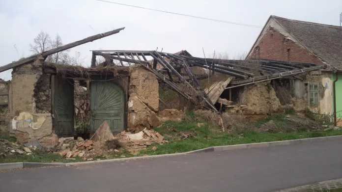 O střechu přišla památka ve Slupi při požáru v roce 2007