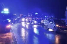 Nehoda osmi aut zastavila provoz na dálnici D1