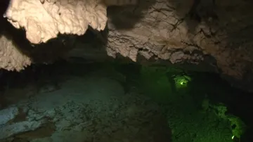 Jezerní dóm v jeskyni na Turoldu