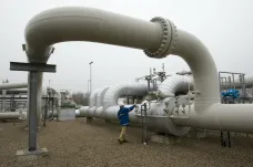 Ruského plynu proudí Jamalem do Evropy o polovinu méně než ve středu, ceny rostou