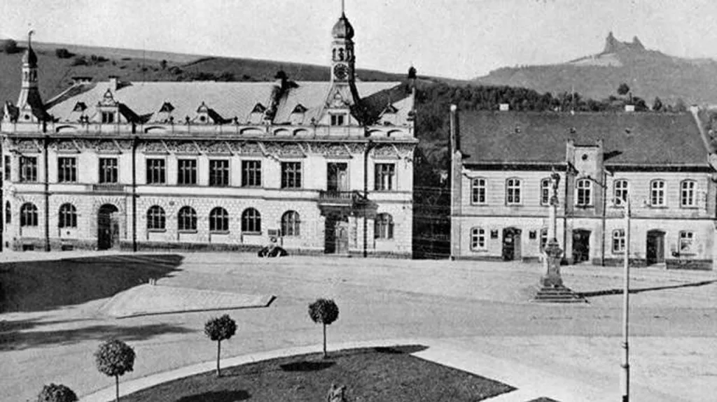 Rovensko pod Troskami (1948)