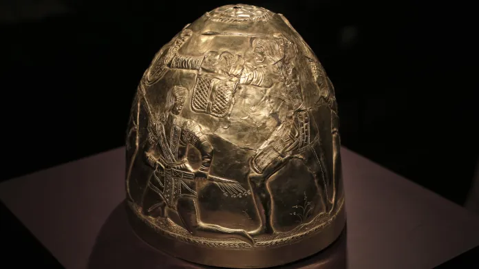 Zlatá helmice z krymského muzea