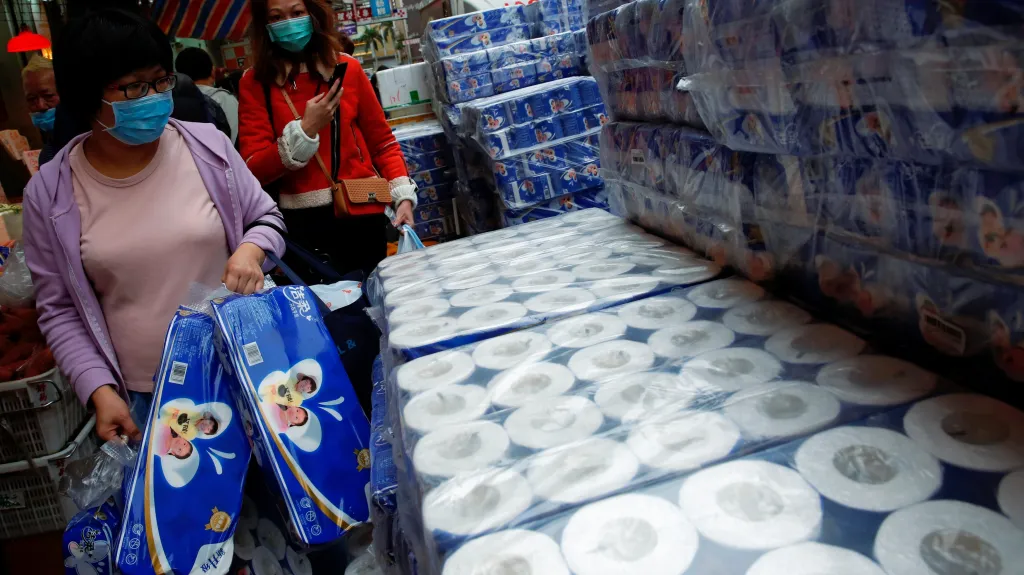 V Hongkongu vzbudil koronavirus nebývalý zájem o toaletní papír