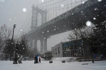 Zimní bouře v USA má oběti. Způsobila výpadky elektřiny a problémy v dopravě