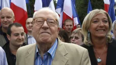 Jean-Marie Le Pen a jeho dcera Marine Le Penová (2015)