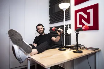 Zpravodajství na TikToku? Nikoho nezajímá, jestli je obsah pravdivý, hlavně aby bavil, říká Titlbach z Deníku N