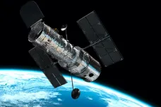 NASA představila svůj první „dračák“. Hubbleův teleskop v něm zmizel beze stopy