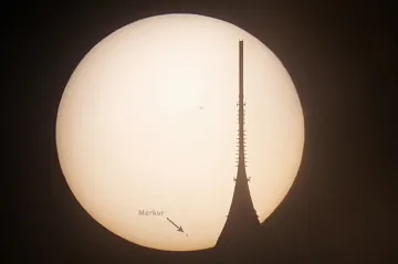 Na obloze v pondělí přejde planeta Merkur před Sluncem. Vzácný úkaz znovu uvidíme až v roce 2032