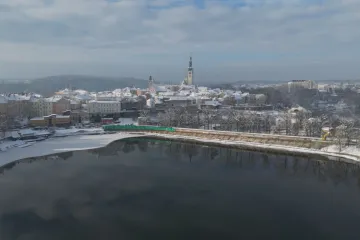 Mrazy komplikují opravu hráze Jordánu v Táboře