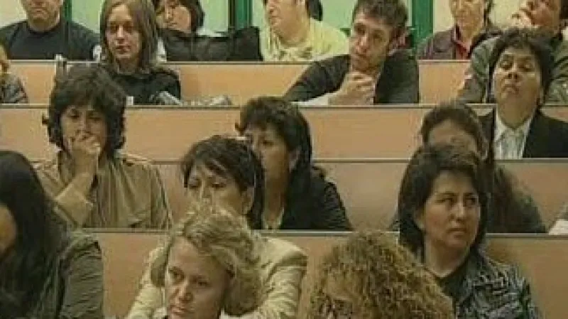 Studenti v posluchárně