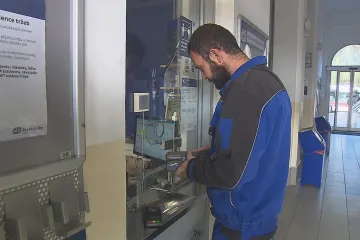 Vlaky a autobusy v prosinci zdraží. Otázka o kolik, zůstává stále nezodpovězená