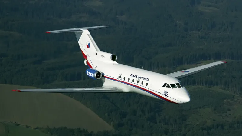 Jakovlev Jak-40 je malý, třímotorový dopravní letoun sovětské výroby, který byl za minulého režimu ve východním bloku hojně rozšířen.