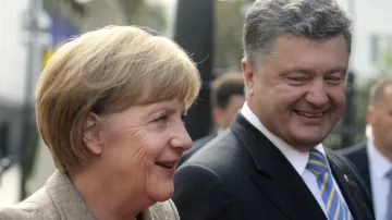Petro Porošenko a Angela Merkelová