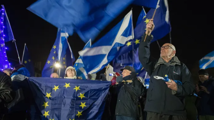 Ve skotském Edinburghu byla nálada brexitové noci o poznání poklidnější