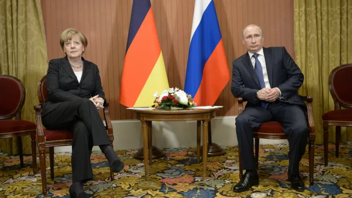 Mrazivé setkání: Angela Merkelová a Vladimir Putin