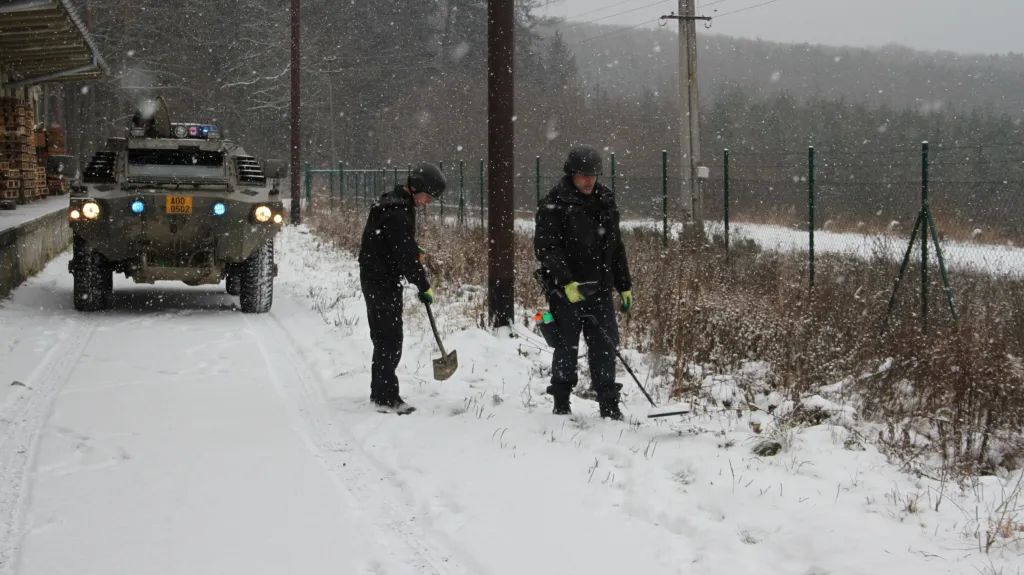 Práce pyrotechniků ve Vrběticích