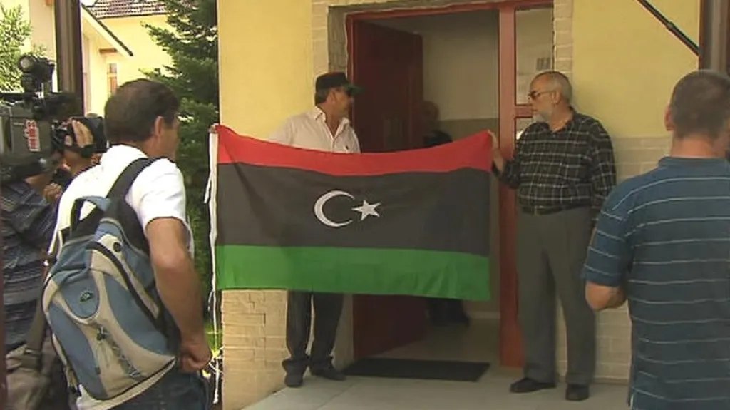 Vyvěšování libyjské vlajky