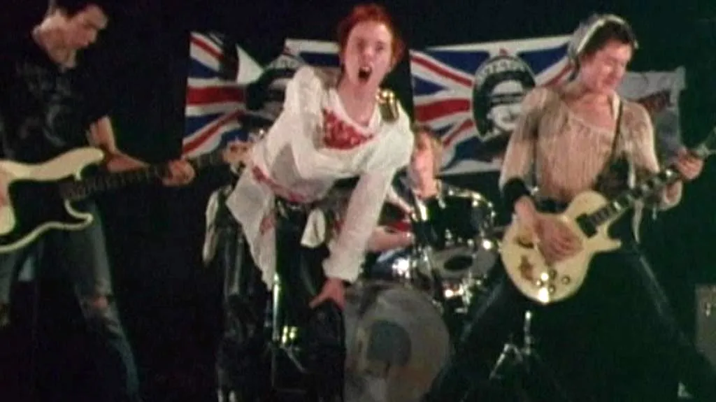 Sex Pistols při premiéře písně God Save the Queen