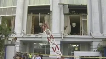 Následky útoku na hotel v Jakartě