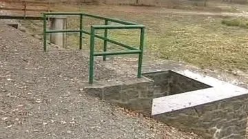 Výpusť na rybníku