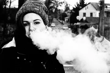 Studie: Dým z elektronických cigaret přivodil myším rakovinu plic