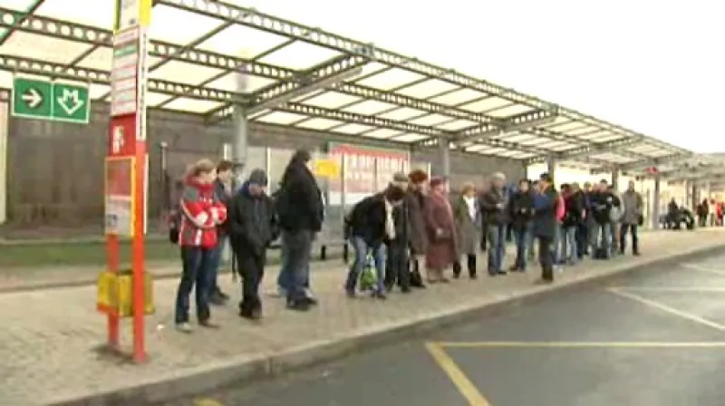 Cestující na zastávce