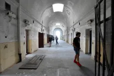 Obnova věznice v Hradišti by měla stát půl miliardy. Mrazivé místo, které je třeba zachovat, řekl Stanjura