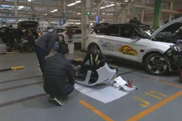Čína vyvíjí vlastní autonomní auta, pokrok může zkomplikovat omezení dovozu čipů