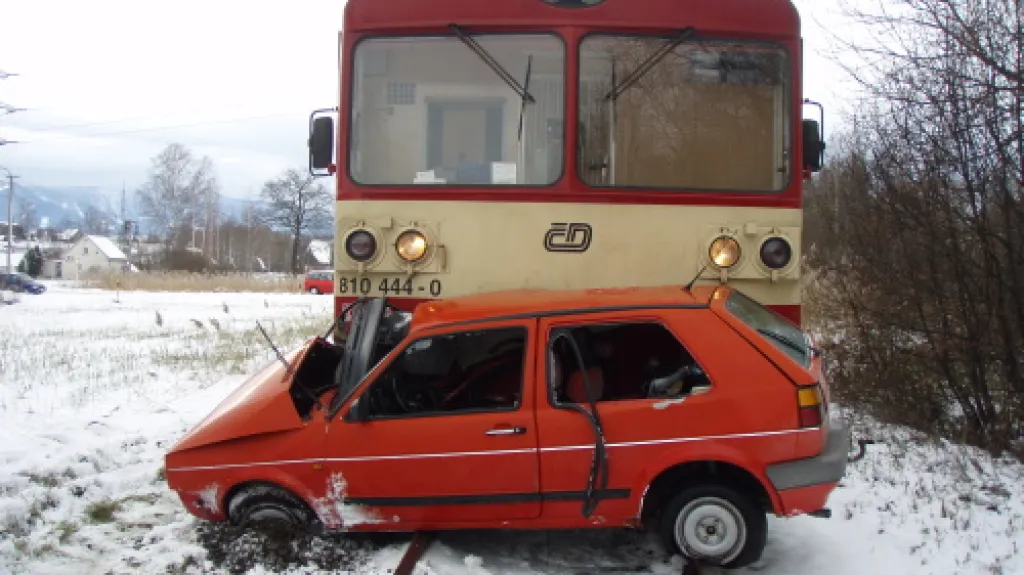 Srážka auta s vlakem