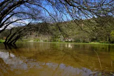 V řekách ještě teče hodně vody, Nežárka klesla těsně pod druhý povodňový stupeň
