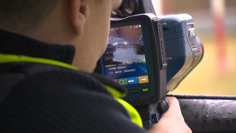 Měření rychlosti na dálnici, ilustrační foto