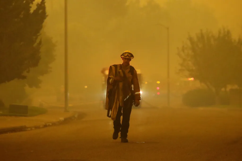 Požáry v severní Kalifornii postihly vinařskou oblast v údolí Napa