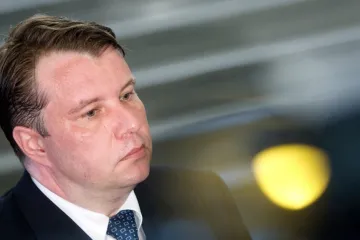 Kocourek se kvůli obchodům své matky sejde ve středu s premiérem