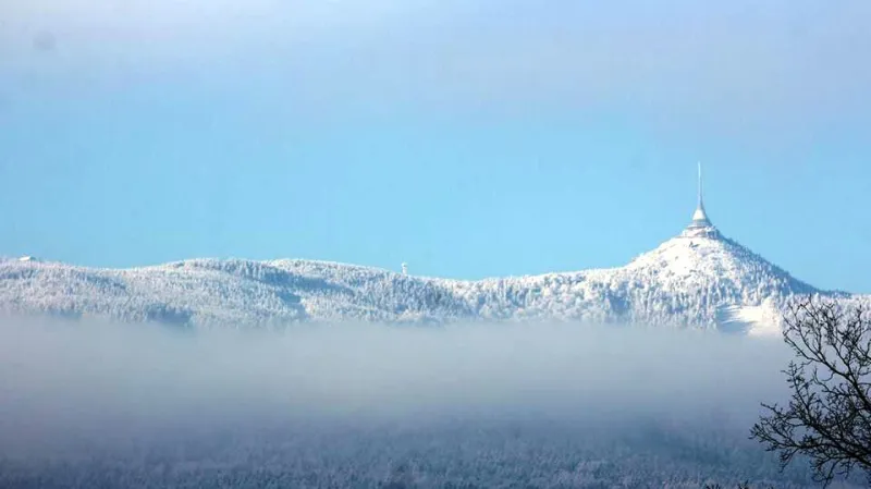 Zasněžený Ještěd