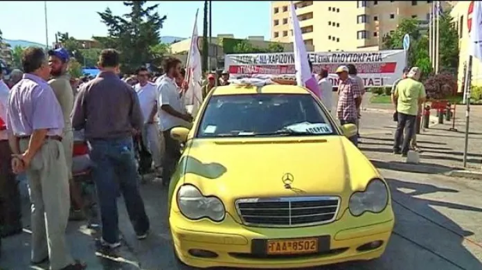 V Řecku už třetí týden protestují taxikáři