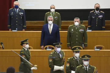 Armádní rozpočet se vyvíjí dobře, míní Metnar a Opata. Končící ministr ocenil vojáky za pomoc při pandemii