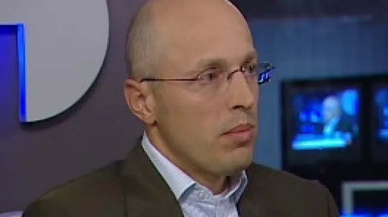 Náměstek ministra financí pro daně a cla Peter Chrenko ve studiu České televize.