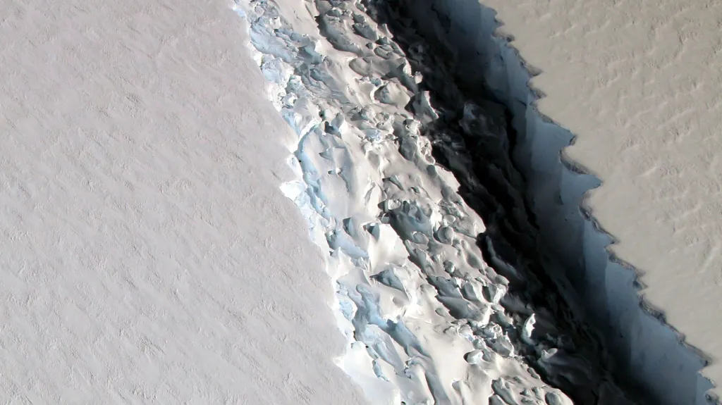 Trhlina v ledovcovém šelfu Larsen C