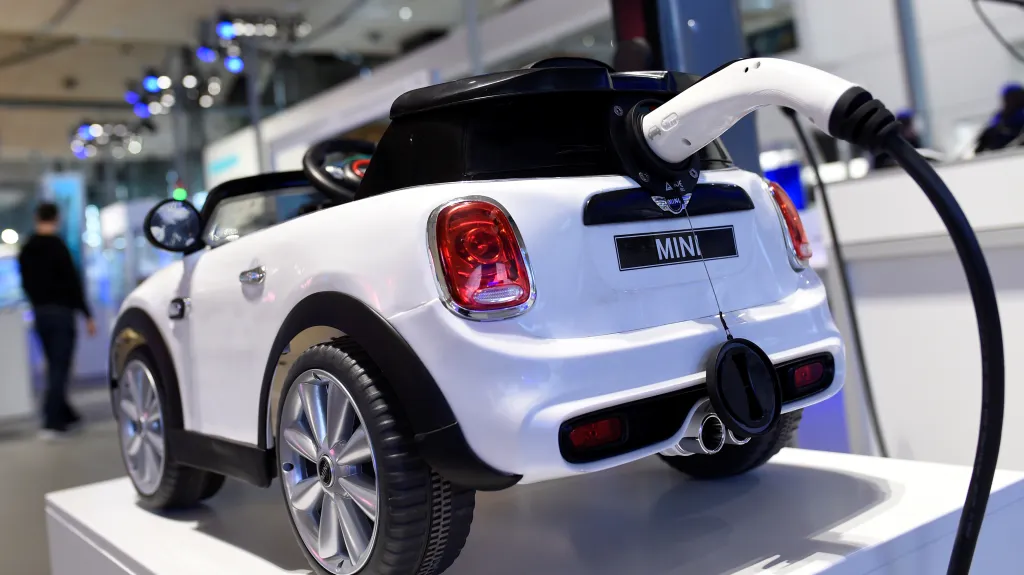 Model elektrického Mini na hanoverském veletrhu