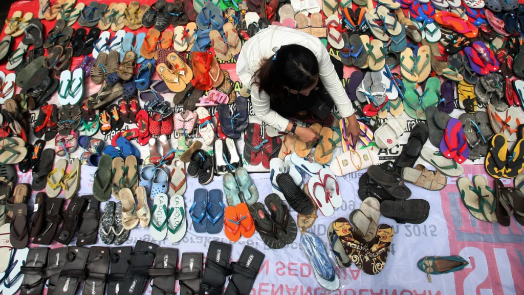 Indonéské "protestní sandály"