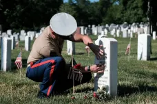 Američané si připomněli padlé vojáky. Prezident Biden jim poděkoval ve veřejném projevu