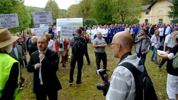 Demonstrace při návštěvě prezidenta Klause v Kyselce